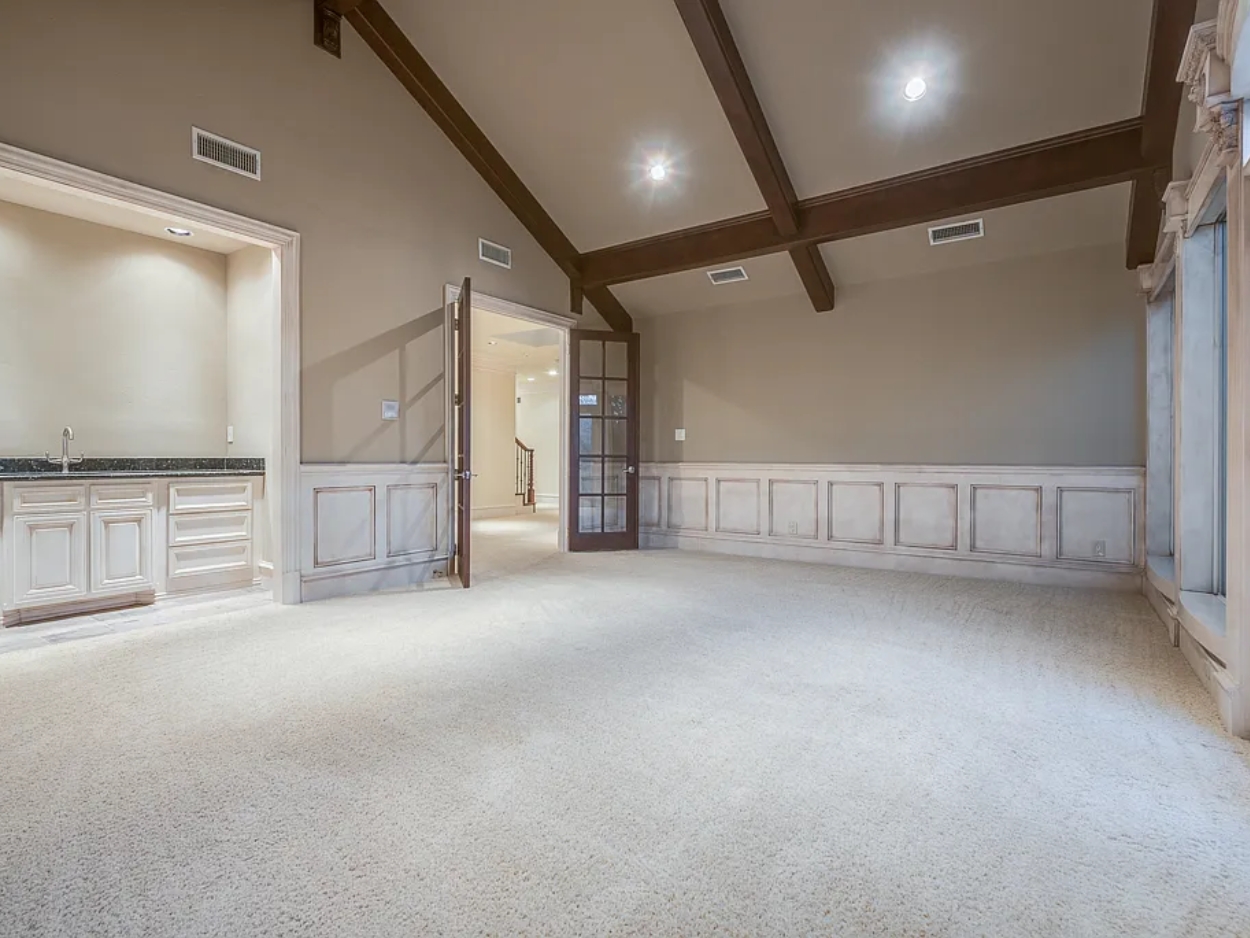 Game Room With Wet Bar